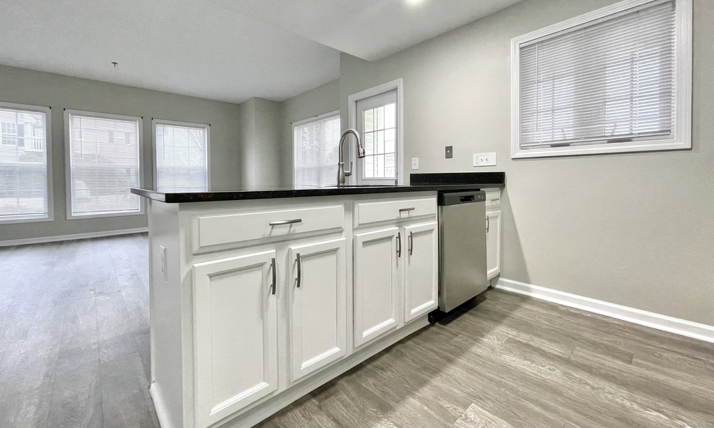 120 Washington Street - Photo 6