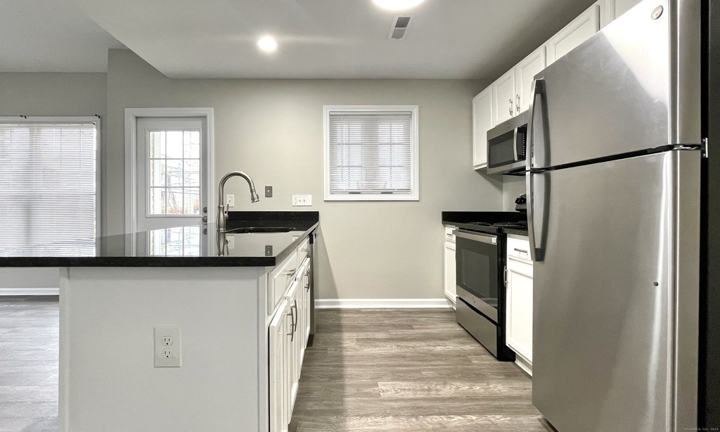 120 Washington Street - Photo 5