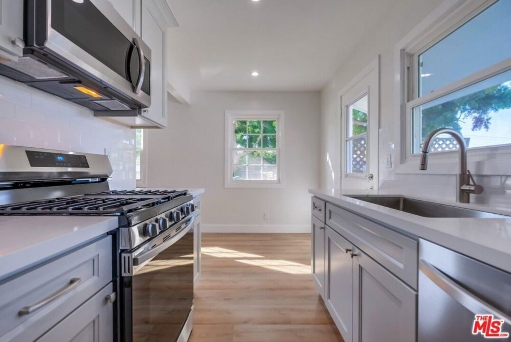 8356 Kittyhawk Avenue - Photo 13