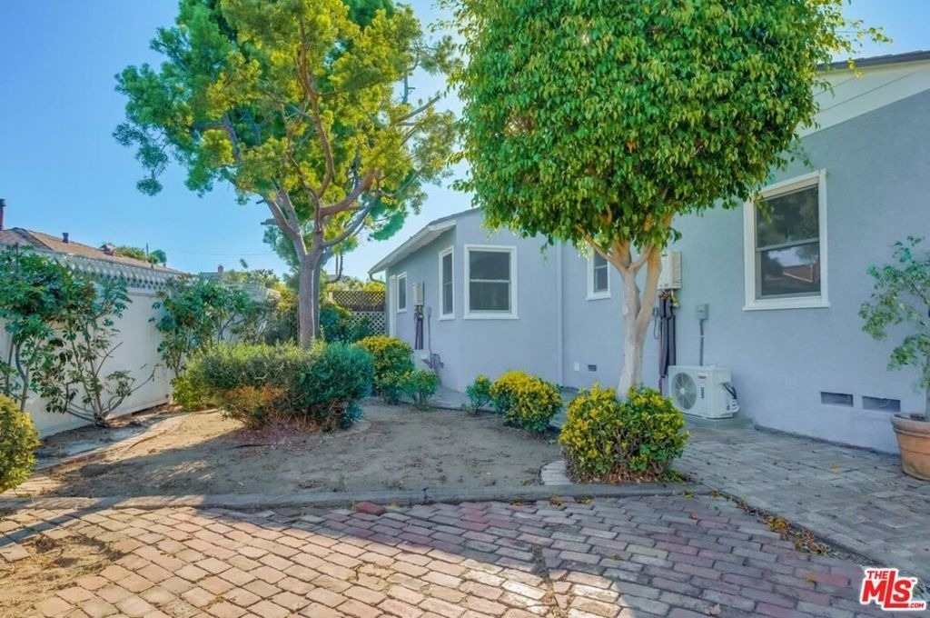 8356 Kittyhawk Avenue - Photo 3