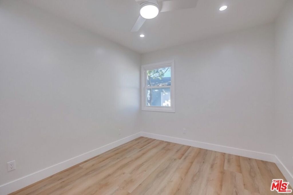 8356 Kittyhawk Avenue - Photo 15