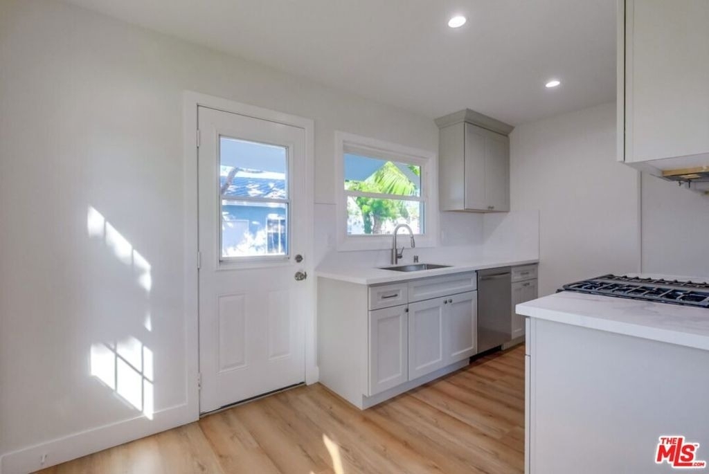 8356 Kittyhawk Avenue - Photo 8