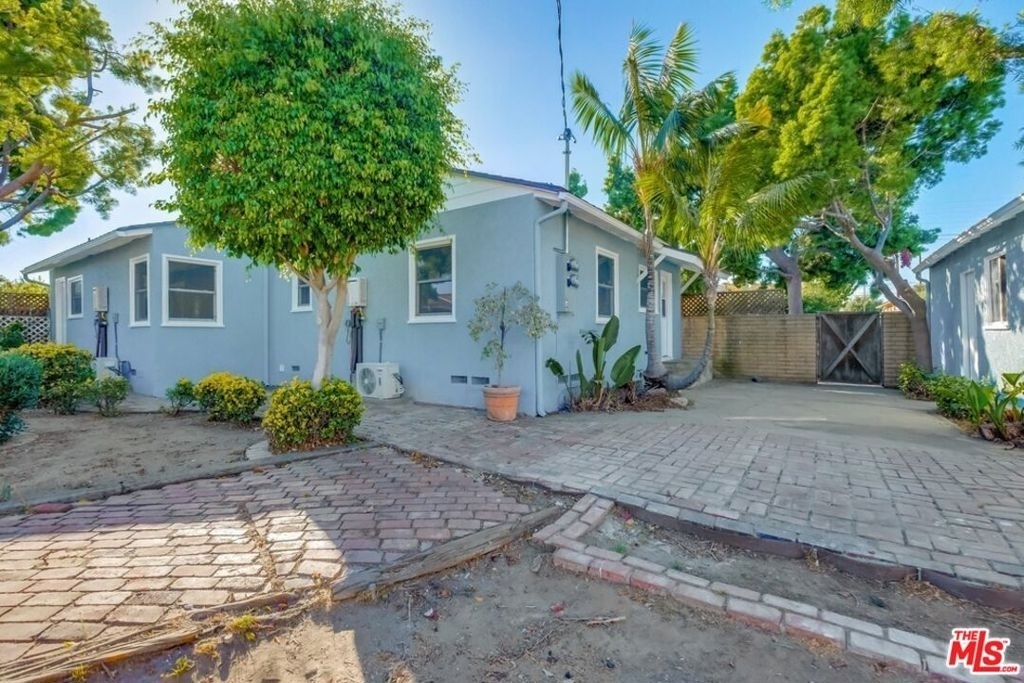 8356 Kittyhawk Avenue - Photo 0