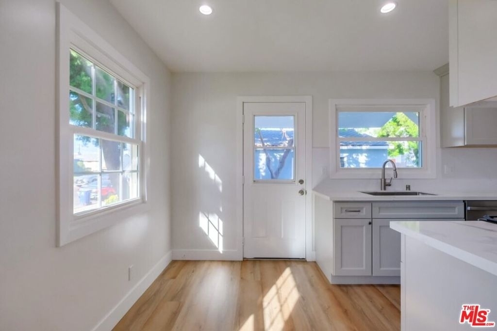8356 Kittyhawk Avenue - Photo 7
