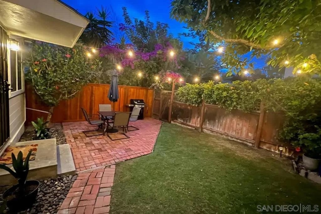 1453 Thomas Ave - Photo 16