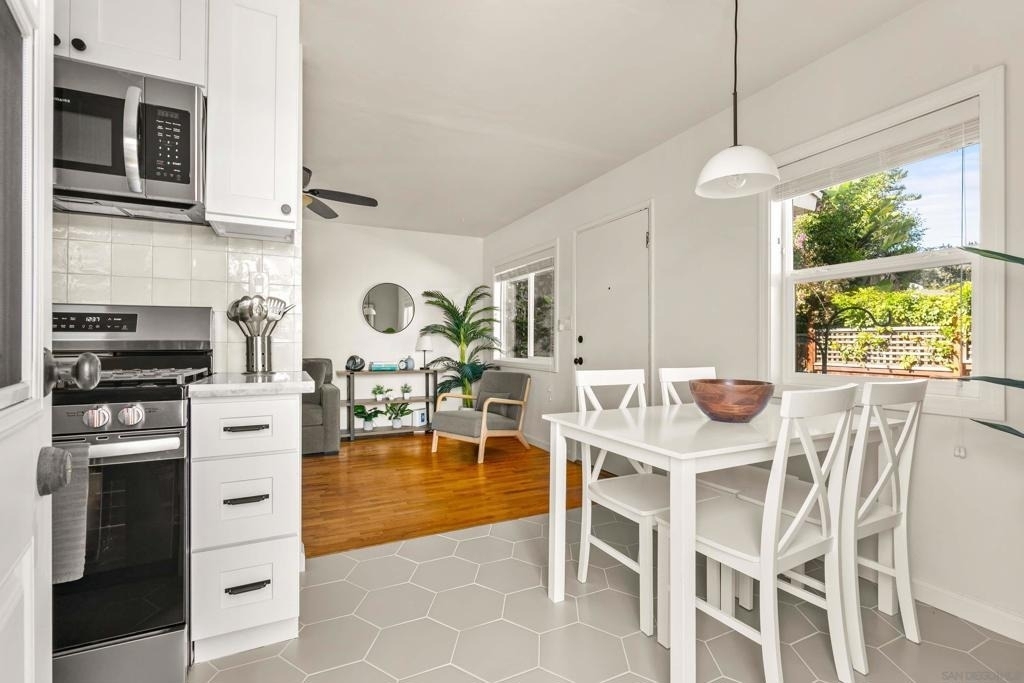 1453 Thomas Ave - Photo 5