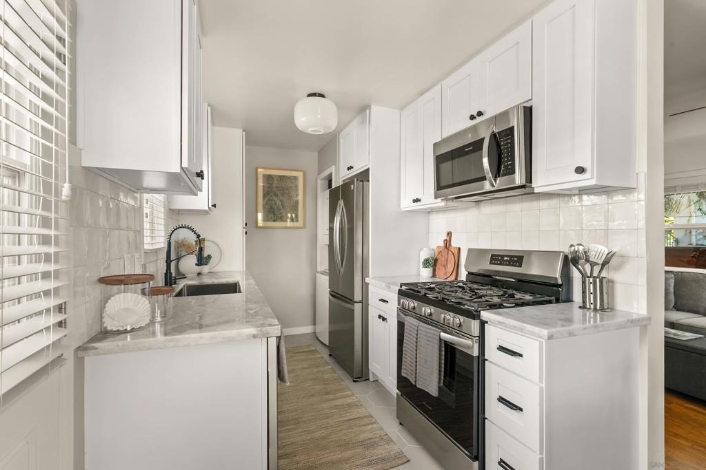 1453 Thomas Ave - Photo 3