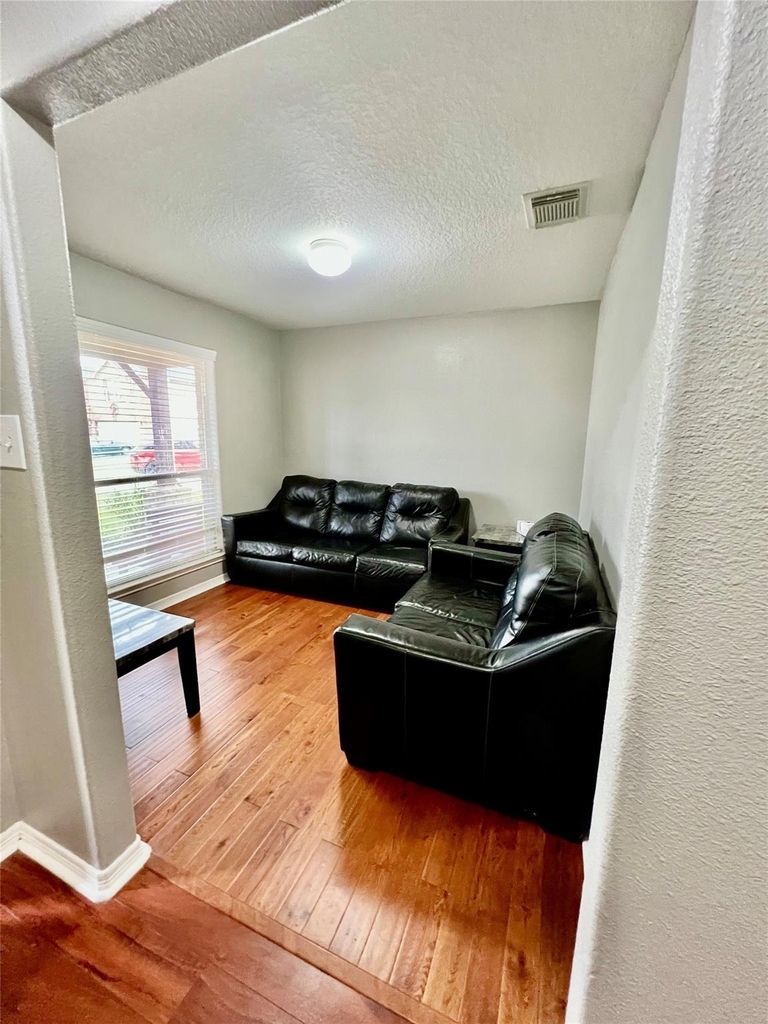 9610 Serenata Court - Photo 2