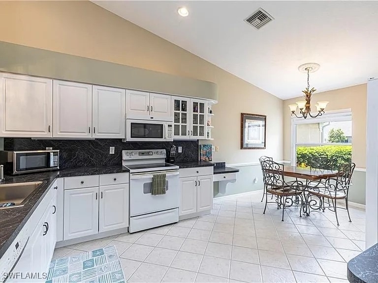 5595 Greenwood Circle - Photo 19