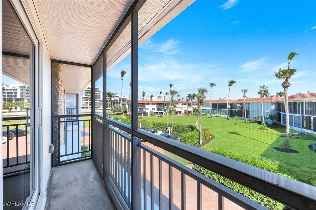 2211 Gulf Shore Boulevard N - Photo 16