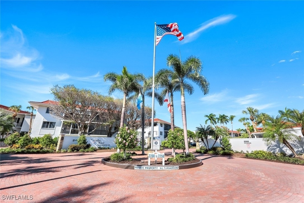 2211 Gulf Shore Boulevard N - Photo 21