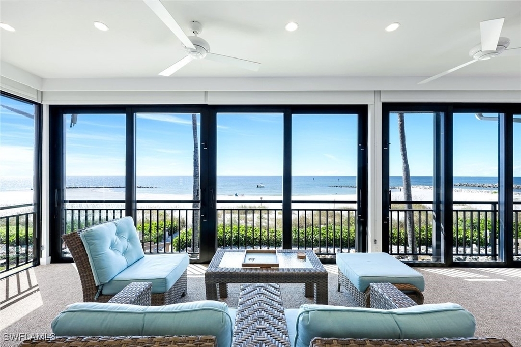 2211 Gulf Shore Boulevard N - Photo 0