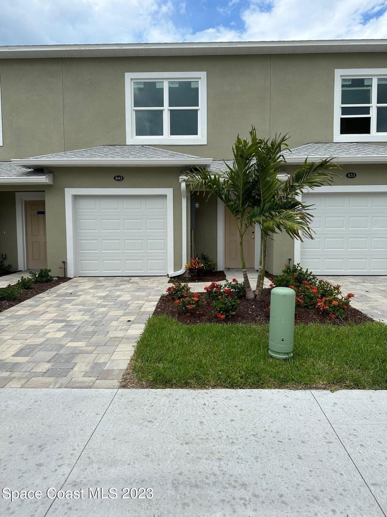 833 Paddleboard Court - Photo 1