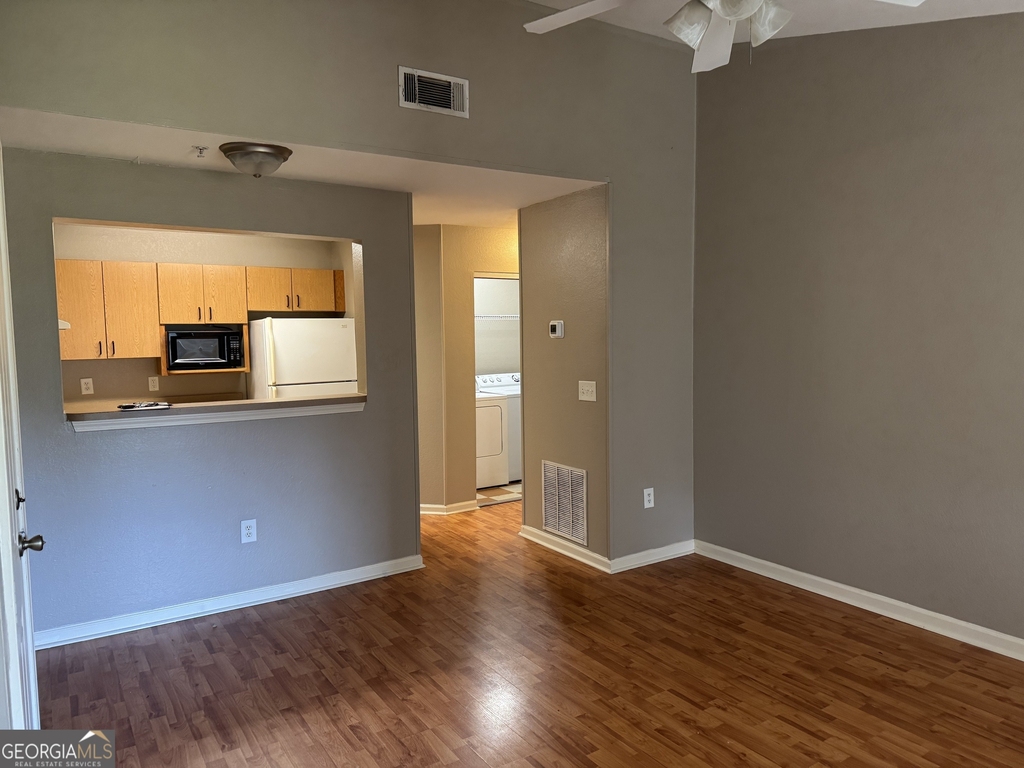 211 North Avenue - Photo 2