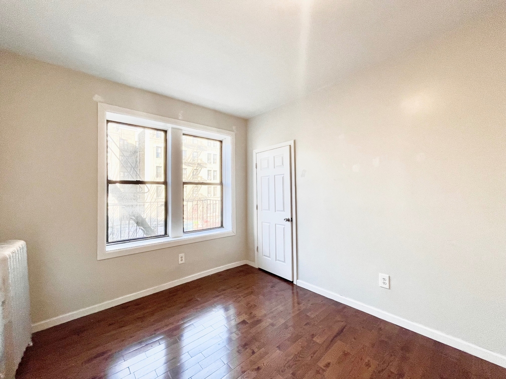 141 Nagle Avenue - Photo 3