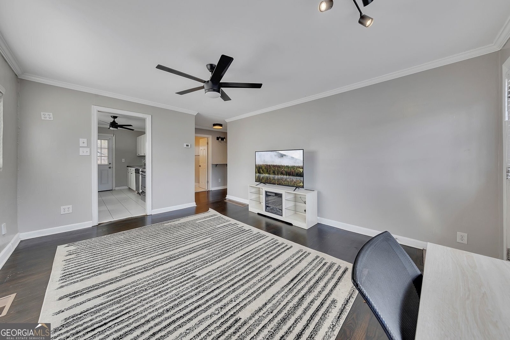 1040 Herndon Street Nw - Photo 5