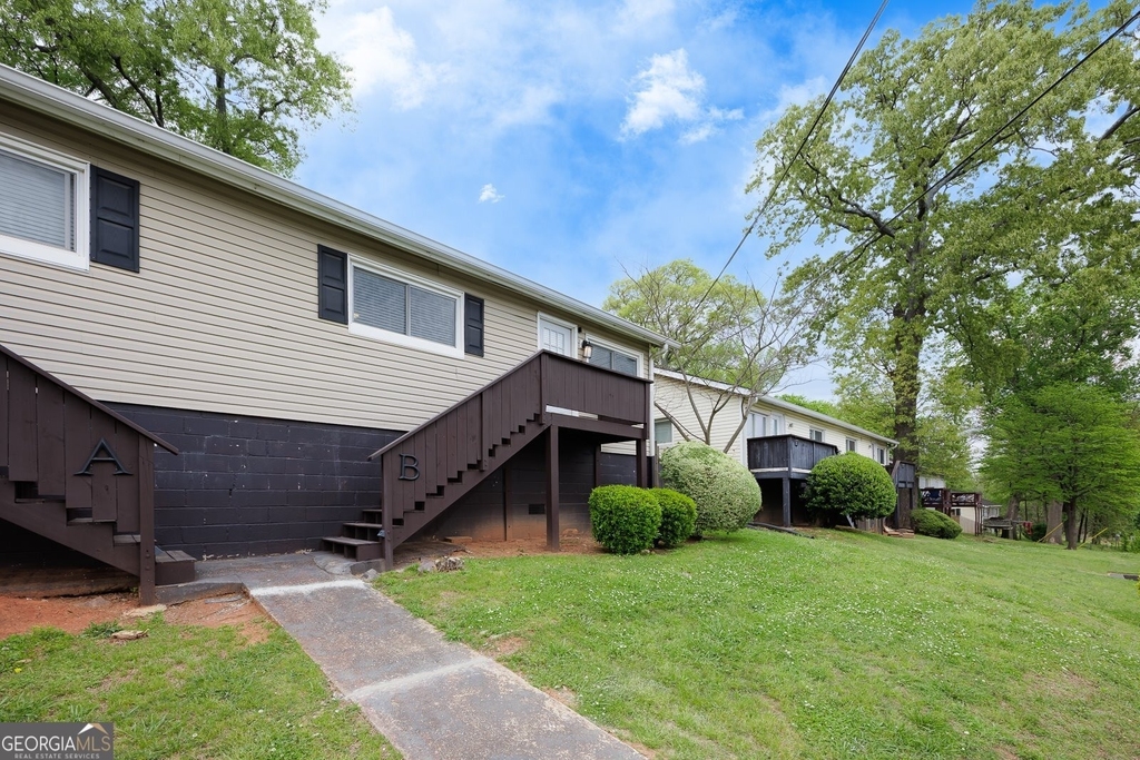 1040 Herndon Street Nw - Photo 0