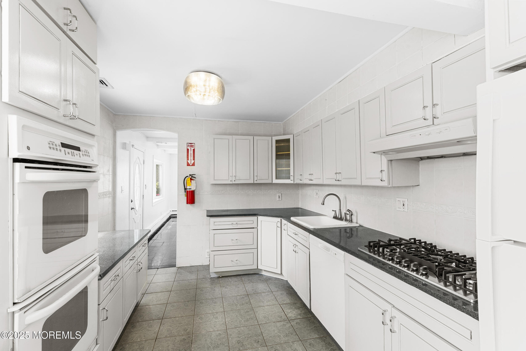 297 Highland Avenue - Photo 6