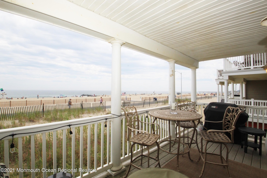 221 Beachfront - Photo 15
