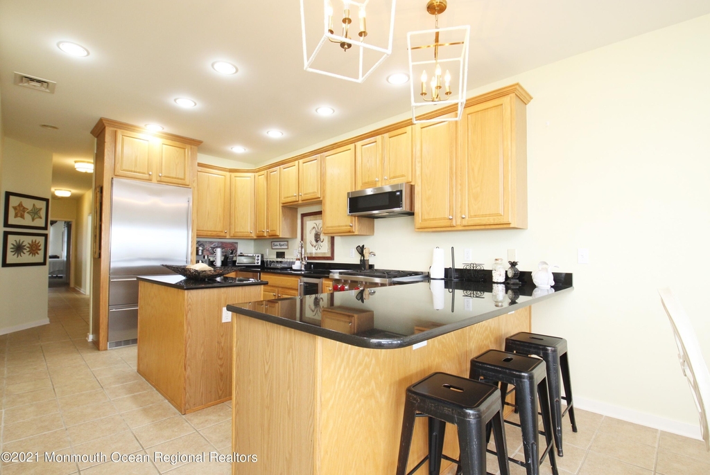 221 Beachfront - Photo 3