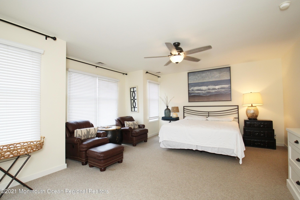 221 Beachfront - Photo 9