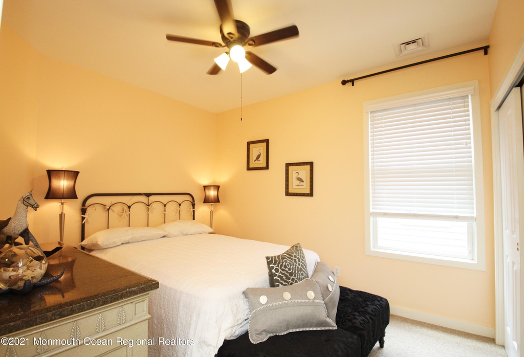 221 Beachfront - Photo 11