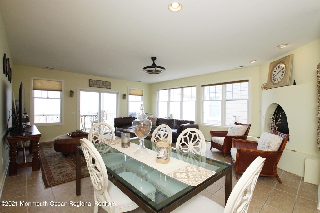 221 Beachfront - Photo 7