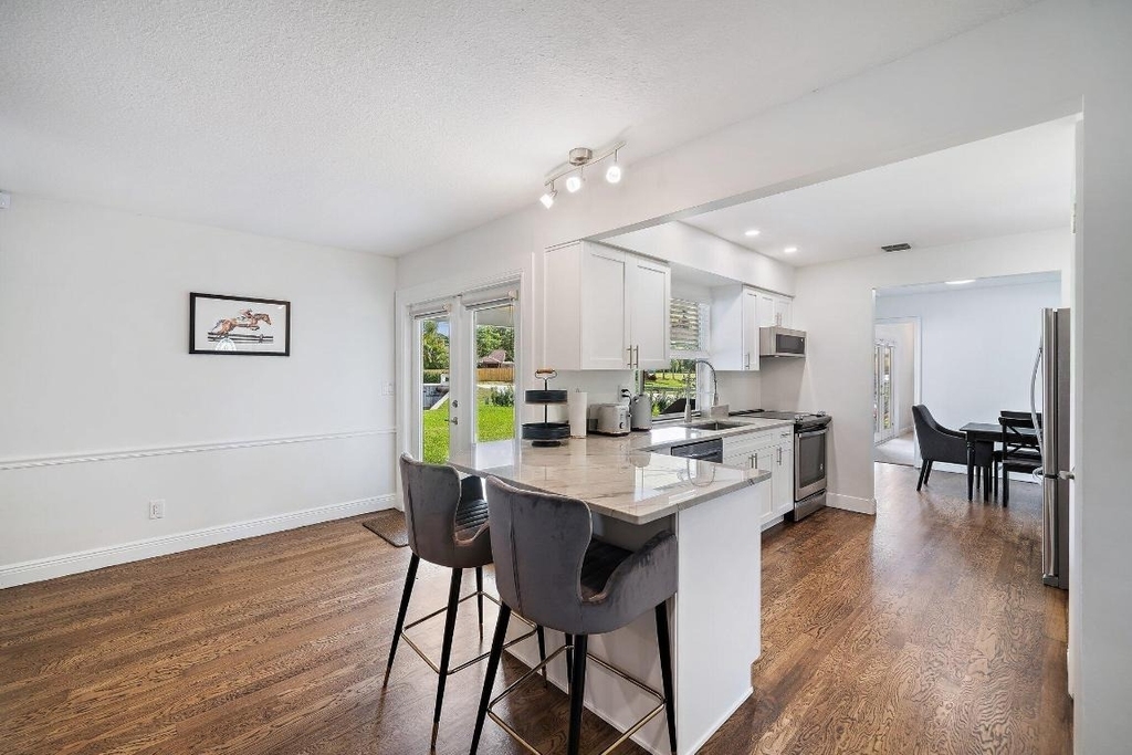 1342 Essex Drive - Photo 27