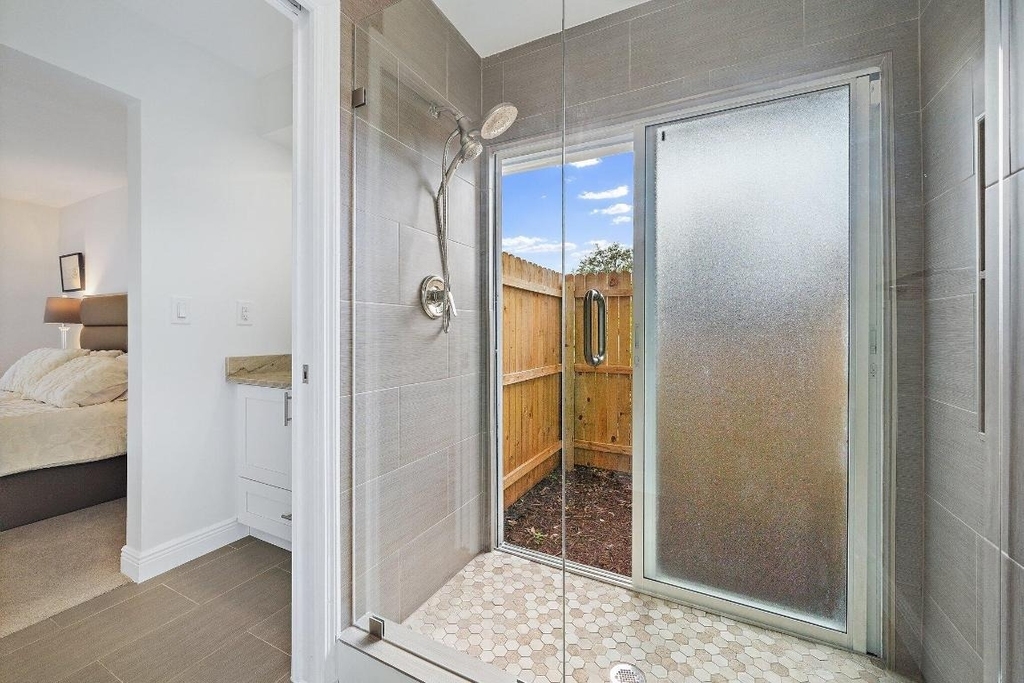 1342 Essex Drive - Photo 18
