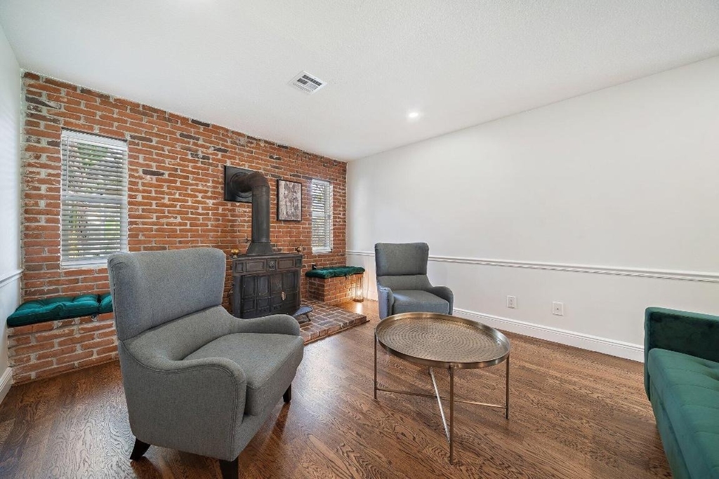 1342 Essex Drive - Photo 31