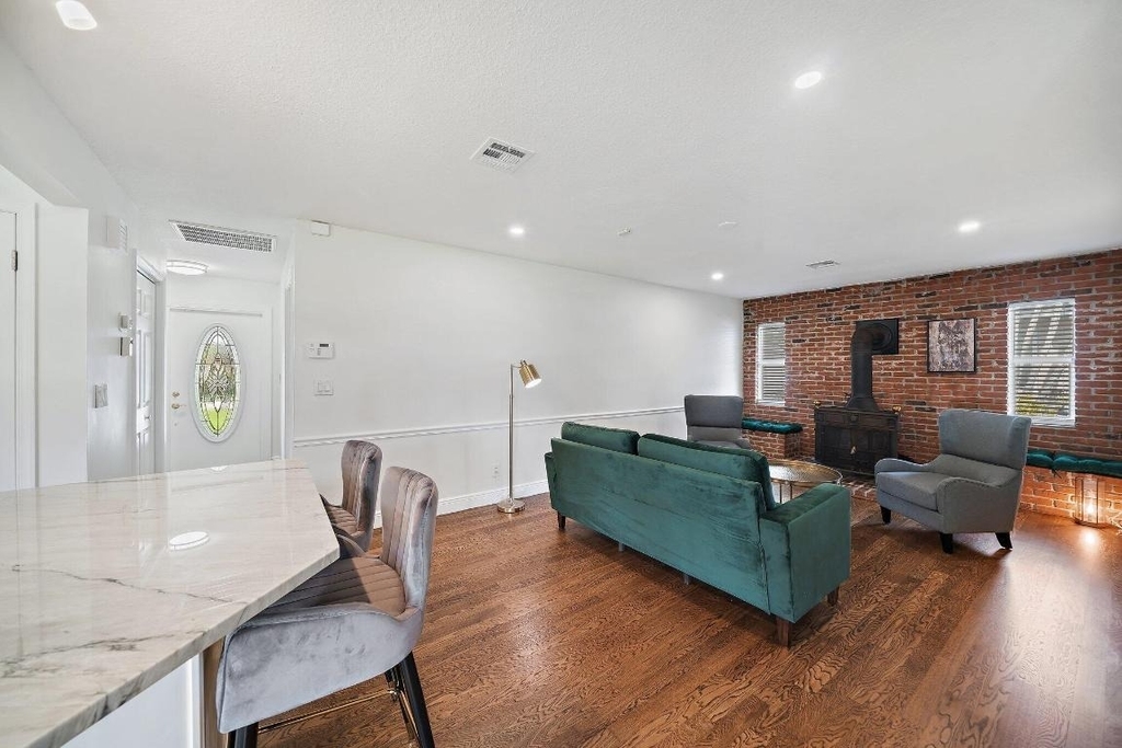 1342 Essex Drive - Photo 34