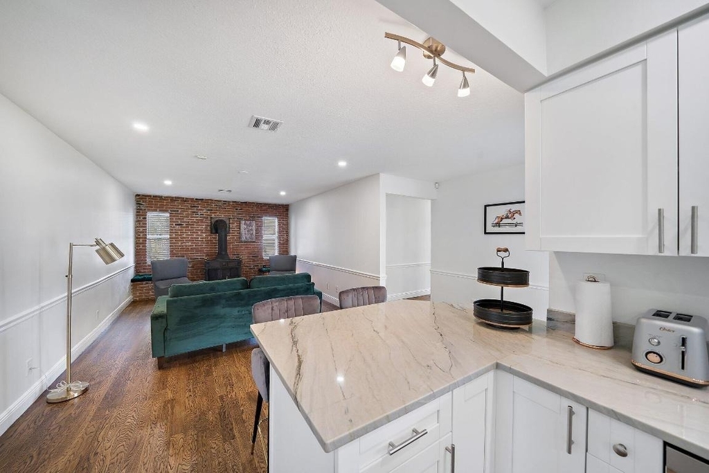 1342 Essex Drive - Photo 26