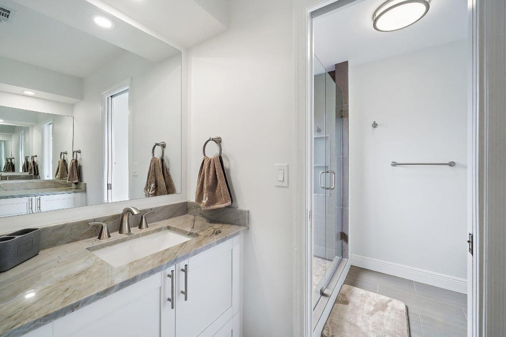 1342 Essex Drive - Photo 16