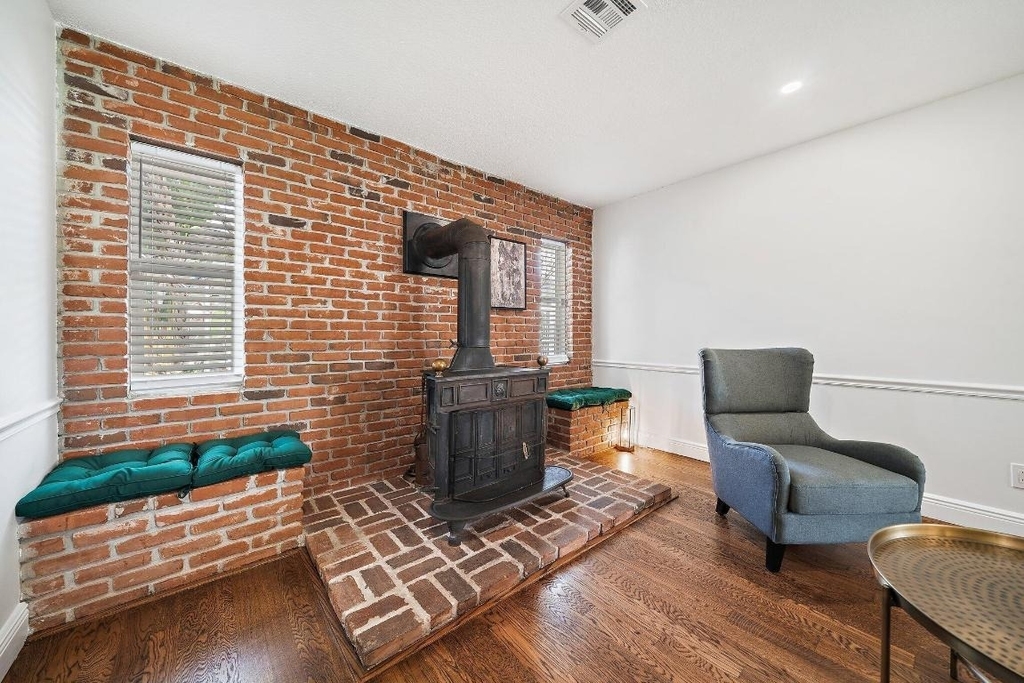 1342 Essex Drive - Photo 32