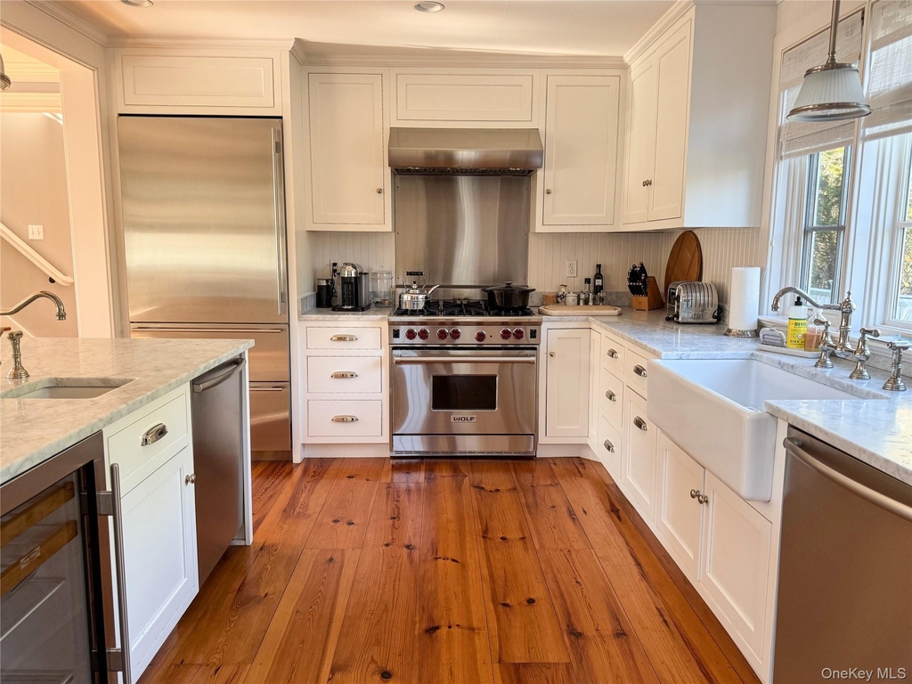 112 Central Avenue - Photo 2