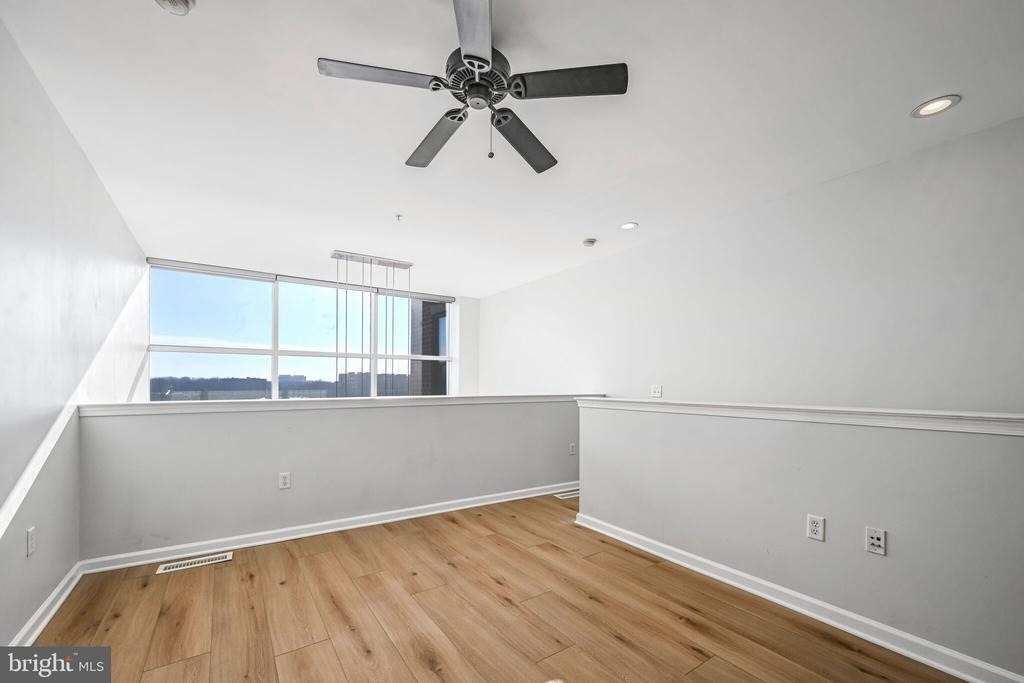 444 W Broad Street - Photo 10