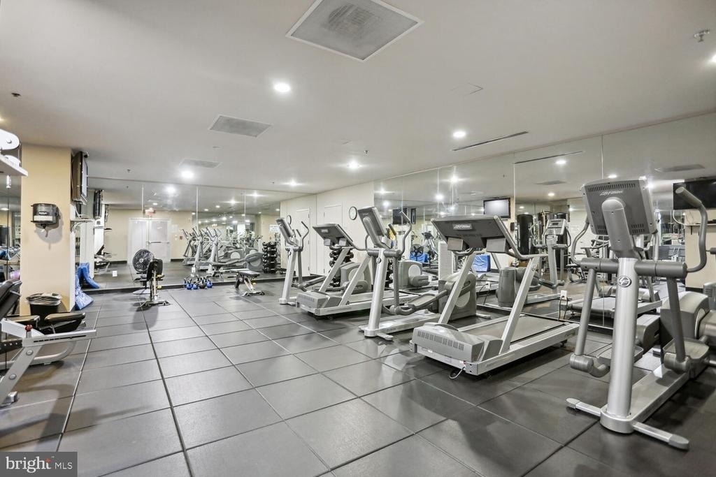 444 W Broad Street - Photo 18