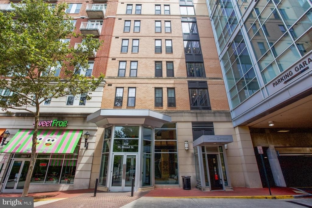 444 W Broad Street - Photo 1