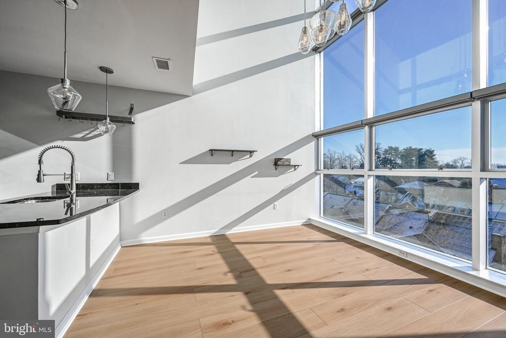 444 W Broad Street - Photo 7