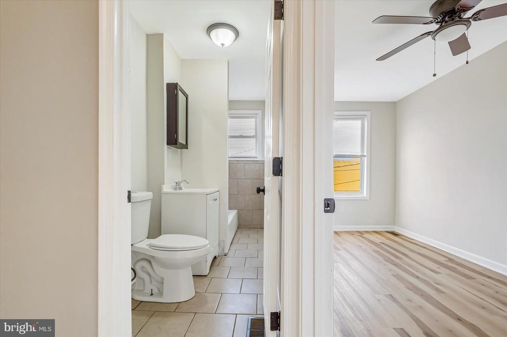705 N Milton Avenue - Photo 17