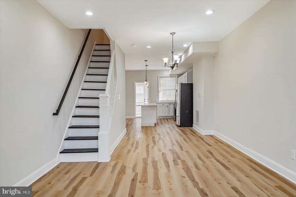 705 N Milton Avenue - Photo 3