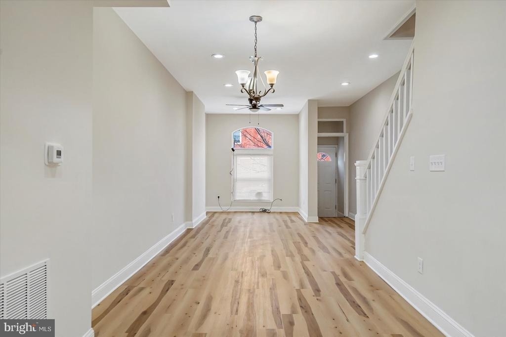705 N Milton Avenue - Photo 8
