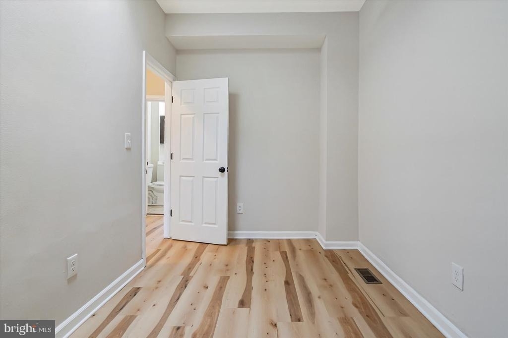 705 N Milton Avenue - Photo 12