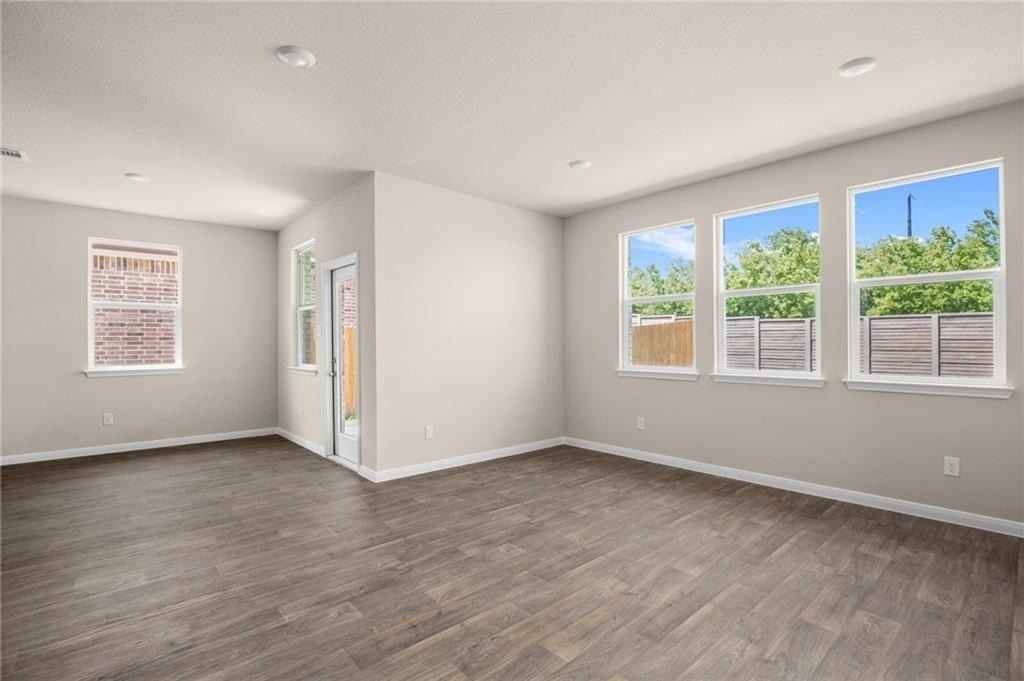 150 Jayden Dr - Photo 2
