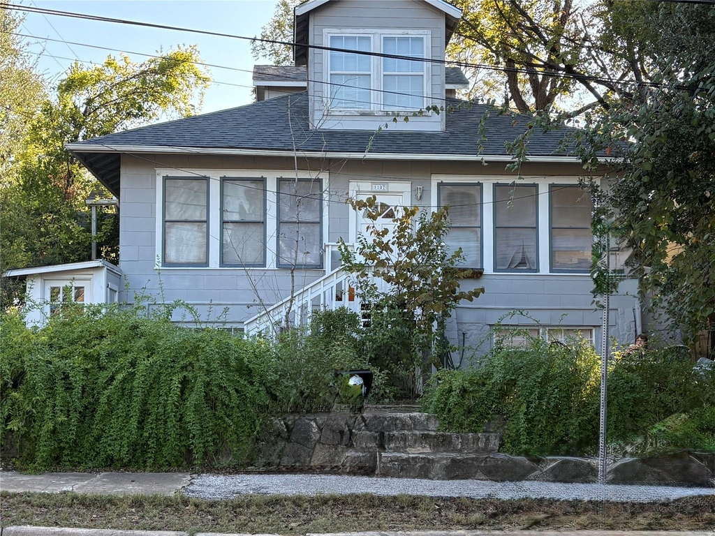 1107 W 22nd St - Photo 0