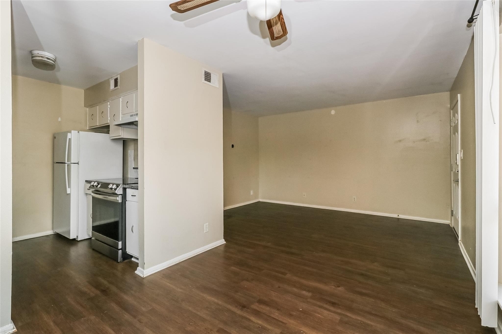 500 E Riverside Dr - Photo 6