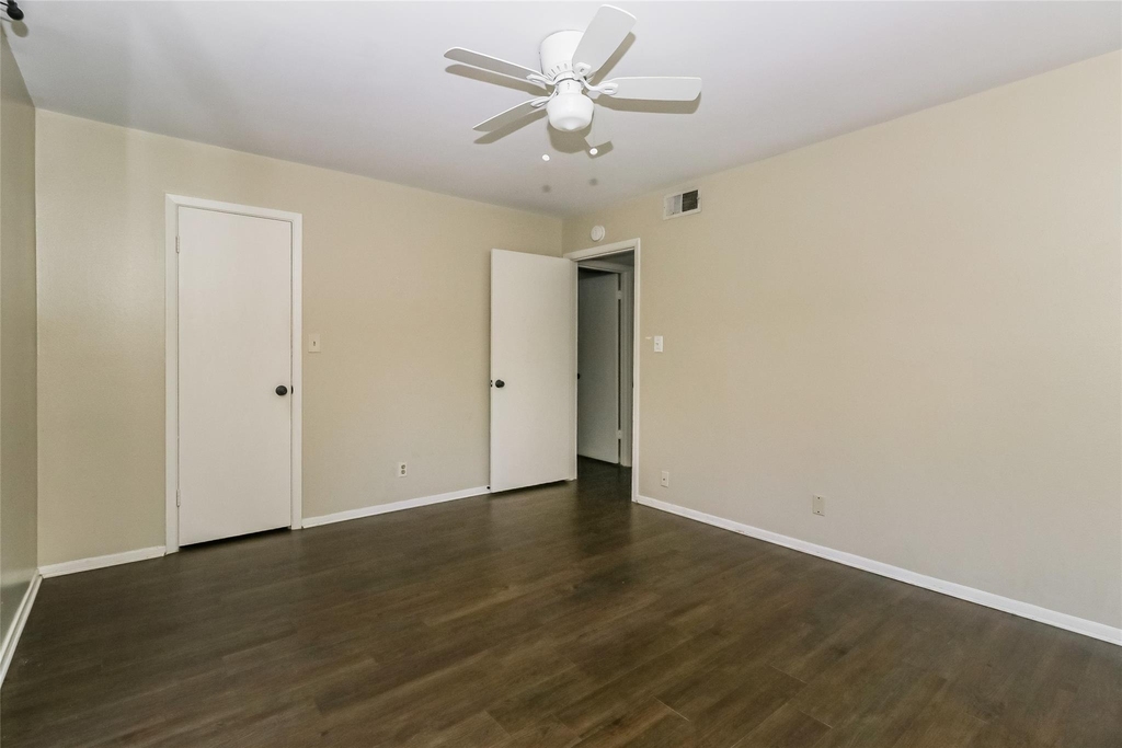 500 E Riverside Dr - Photo 11
