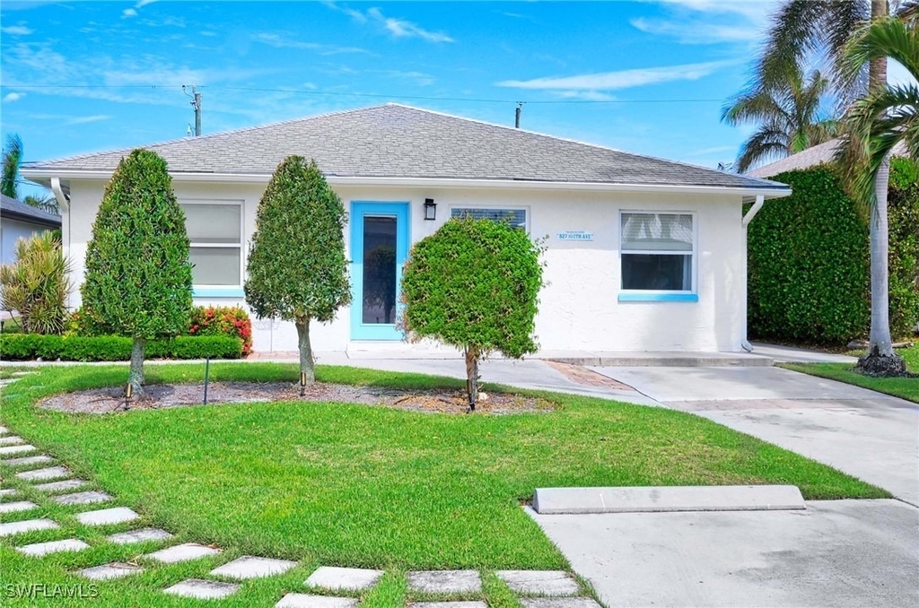 827 100th Avenue N - Photo 0