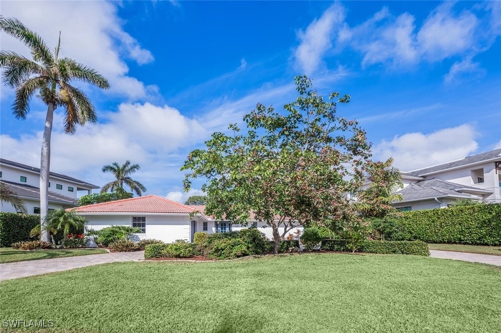 735 Parkview Lane - Photo 1