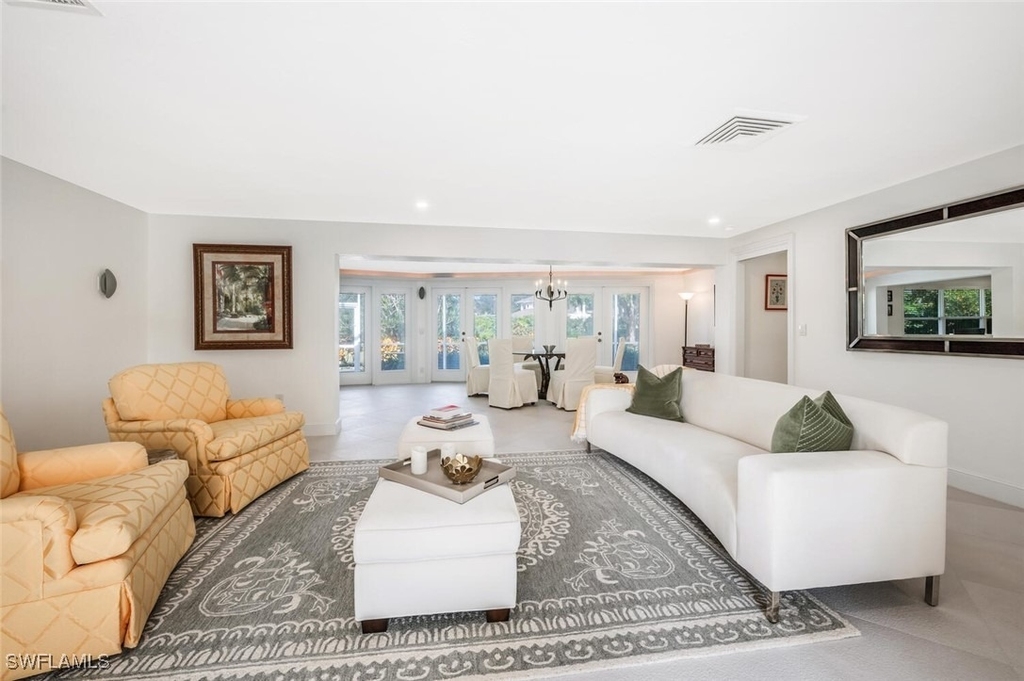 735 Parkview Lane - Photo 4